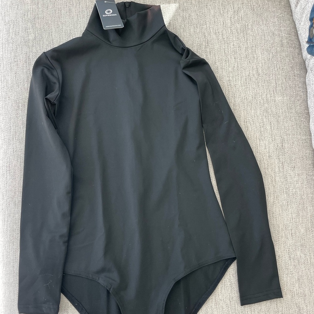 Fitted Black Long Sleeve Bodysuit
